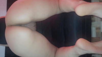 Mahaifiyata tana ba ni farjin ta a matsayin kyautar Kirsimeti